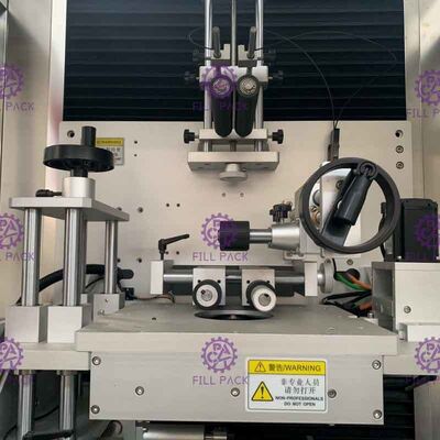 समायोज्य टच स्क्रीन के साथ 100-200 बीपीएम रस बोतल लेबलिंग मशीन