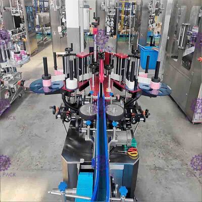 स्वचालित स्क्वायर फ्लैट बोतल लेबलिंग मशीन विशेष आकार का डबल साइड चिपकने वाला स्टिकर