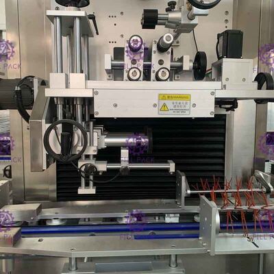 फोटोइलेक्ट्रिक हटना आस्तीन पीवीसी पीईटी फ्लैट बोतल स्टिकर लेबलिंग मशीन