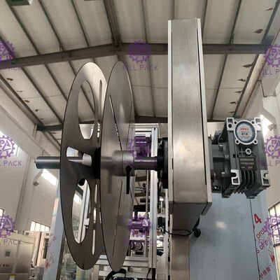 पूरी तरह से स्वचालित बोतल डबल सिर आस्तीन लेबलिंग सिस्टम के साथ लेबल मशीन सिकोड़ें