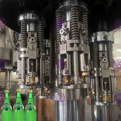 एल्यूमीनियम ढक्कन के साथ मोनोब्लॉक स्तर समायोजित बोतल भरने की मशीन