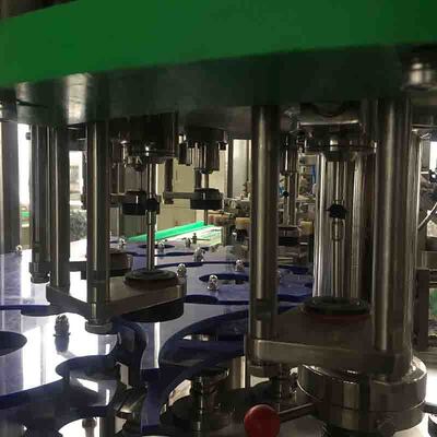 सड़न रोकनेवाला Monoblock बियर भरने की मशीन कार्बोनेटेड पेय की बोतल भराव मशीन