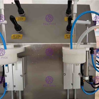 2 हेड कार्बोनेटेड मशीन उपकरण अर्ध स्वचालित 330ML 90 मिमी भर सकते हैं