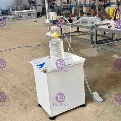 बैरल दबाने के लिए अर्ध स्वचालित वायवीय बोतल पैकिंग मशीन