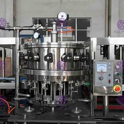 रैखिक प्रकार शीतल पेय बॉटलिंग उपकरण 0.25L - 2.5L प्लास्टिक की बोतल के लिए
