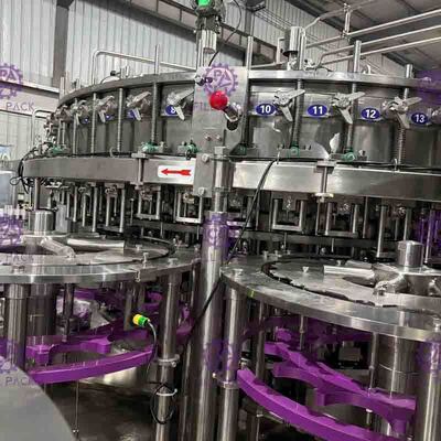 पीईटी प्लास्टिक ग्लास 3 में 1 मोनोबलोक सॉफ्ट ड्रिंक प्रसंस्करण लाइन आपातकालीन स्टॉप फ़ंक्शन