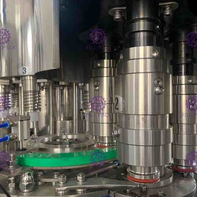 बाँझ उच्च सुरक्षा जल भरने की मशीन 0.5L प्लास्टिक बोतल मोनोब्लॉक एसेप्टिक 0.5MPA