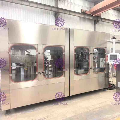 500ml / 1L / 2L पीईटी पेयजल 3 में 1 मोनोब्लॉक धुलाई भरने वाले कैपिंग उपकरण / प्लांट / मशीन / सिस्टम / लाइन