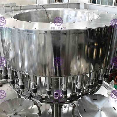 औद्योगिक Monoblock भरने की मशीन अर्ध स्वचालित शीतल पेय बॉटलिंग उपकरण