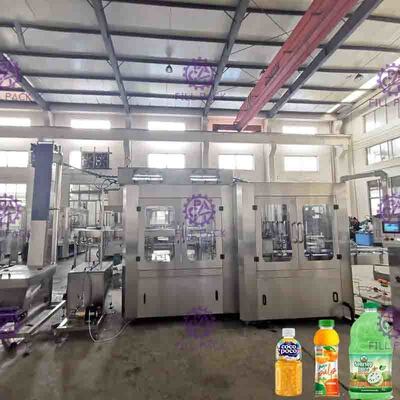 24 सिर का रस भरने की मशीन 8000 प्लास्टिक बोतलों प्रति घंटे पेंच कैप्स