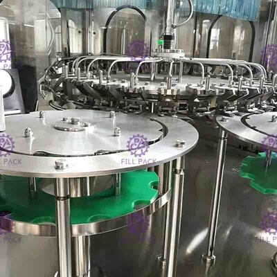 स्वचालित 4 इन 1 जूस फिलिंग मशीन पीईटी बोतलें मोनोब्लॉक पल्प फ्रूट ग्रेन्युल