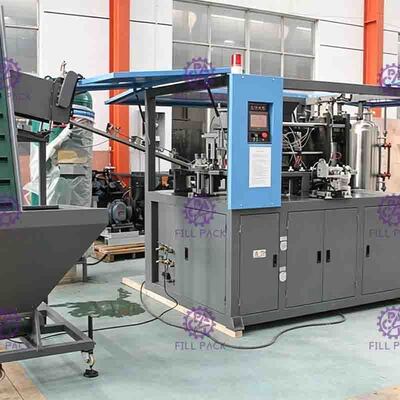 2 गुहा 1.5l पूर्ण स्वचालित पालतू बोतल विनिर्माण मशीन कार्बोनेटेड पेय की बोतल का निर्माण करने के लिए