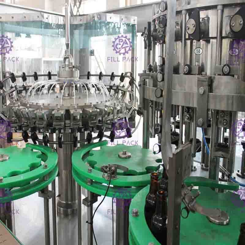 कार्बोनेटेड वॉटर जूस वाइन पीईटी प्लास्टिक ग्लास 3 इन 1 मोनोब्लॉक बॉटलिंग मशीन / उपकरण / लाइन / प्लांट / सिस्टम