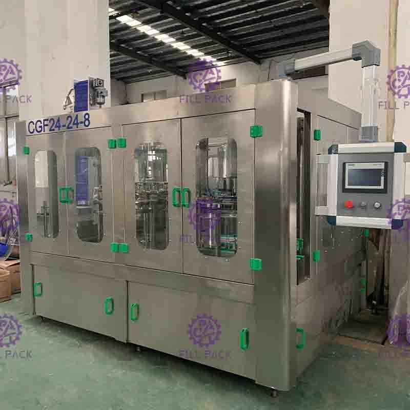 500 मिली / 1 एल / 2 एल पीईटी पेयजल 3 इन 1 मोनोब्लॉक फिलिंग उपकरण / प्लांट / मशीन / सिस्टम / लाइन