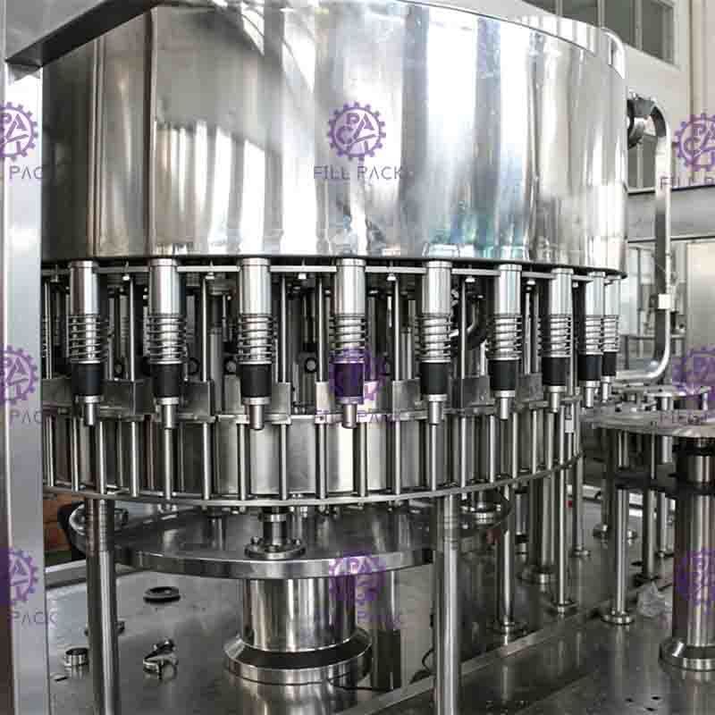औद्योगिक Monoblock भरने की मशीन अर्ध स्वचालित शीतल पेय बॉटलिंग उपकरण