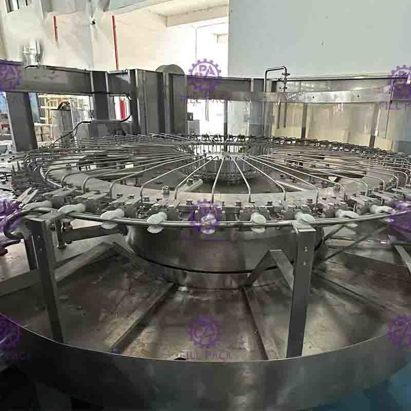 25000 बीपीएच बोतल पानी भरने की मशीन सीमेंस पीएलसी और दो टुकड़े निर्माण के साथ